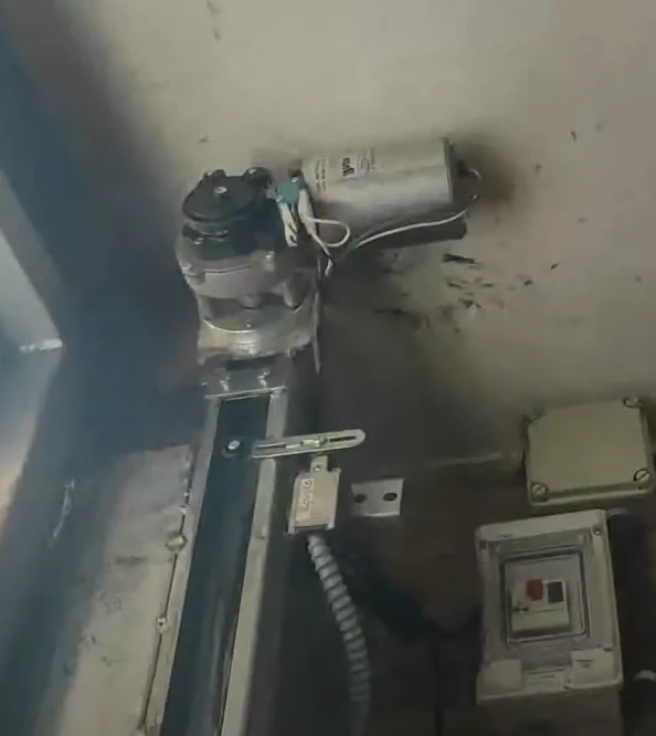 Reparación de fallo en motor de puerta automática